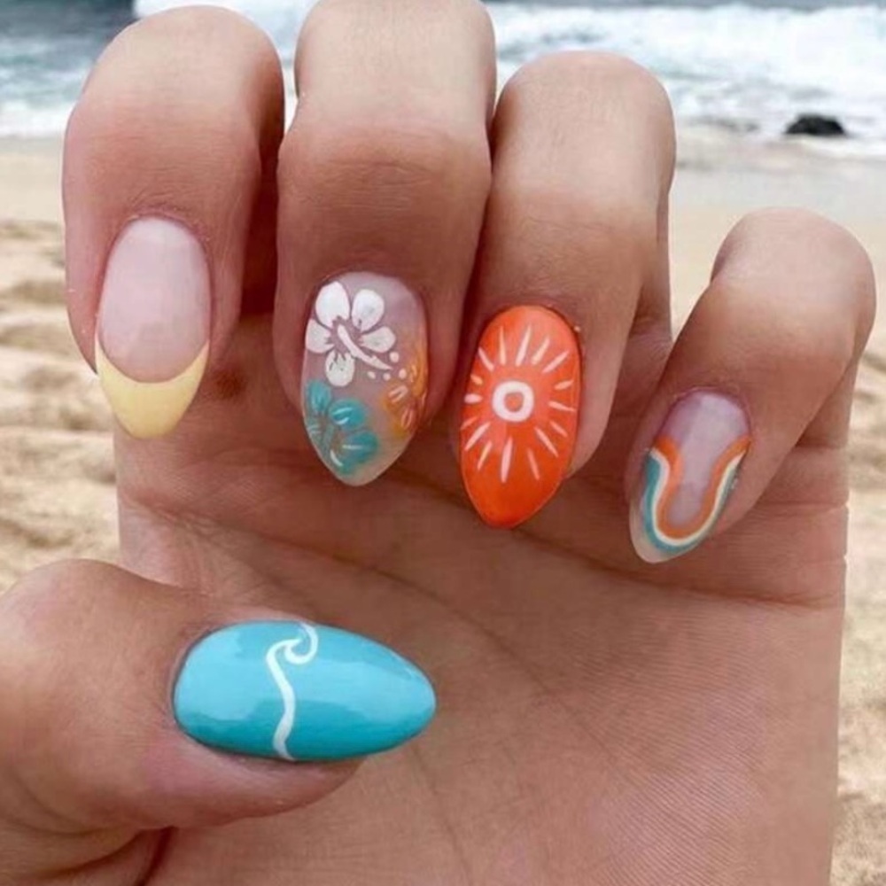 Beachy Summer Press On Nails